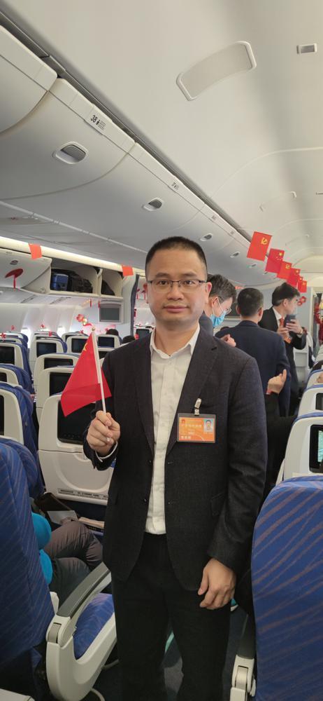 全国人大代表李金波加强智能家居适老化助力老人智慧生活