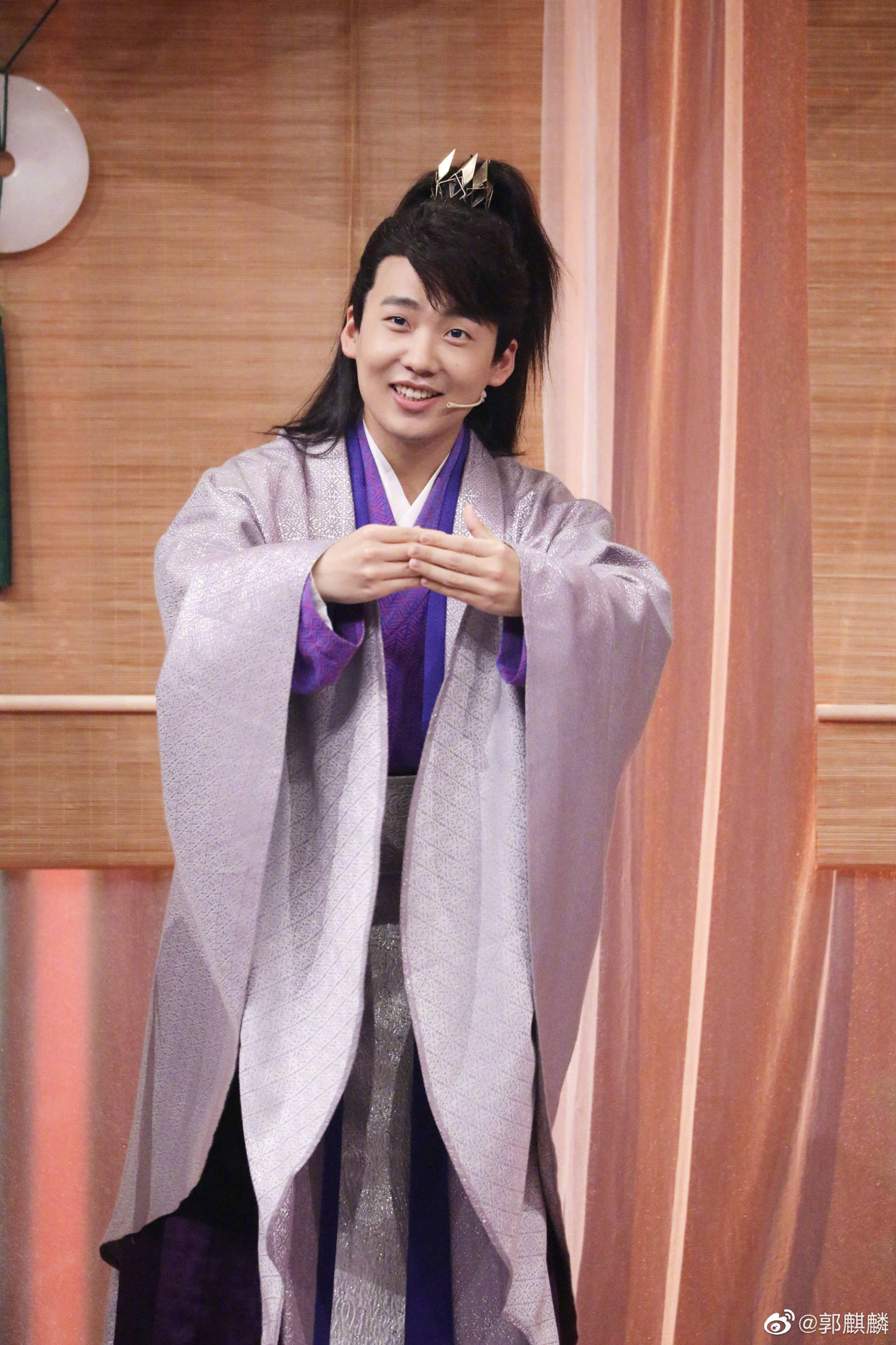 华晨宇郭麒麟selina相继曝出恋爱消息只有selina最爽快