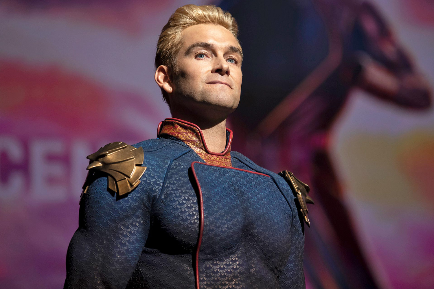 报道称,安东尼·斯塔尔本月在西班牙阿利坎特拍摄新戏,收工后进入一家