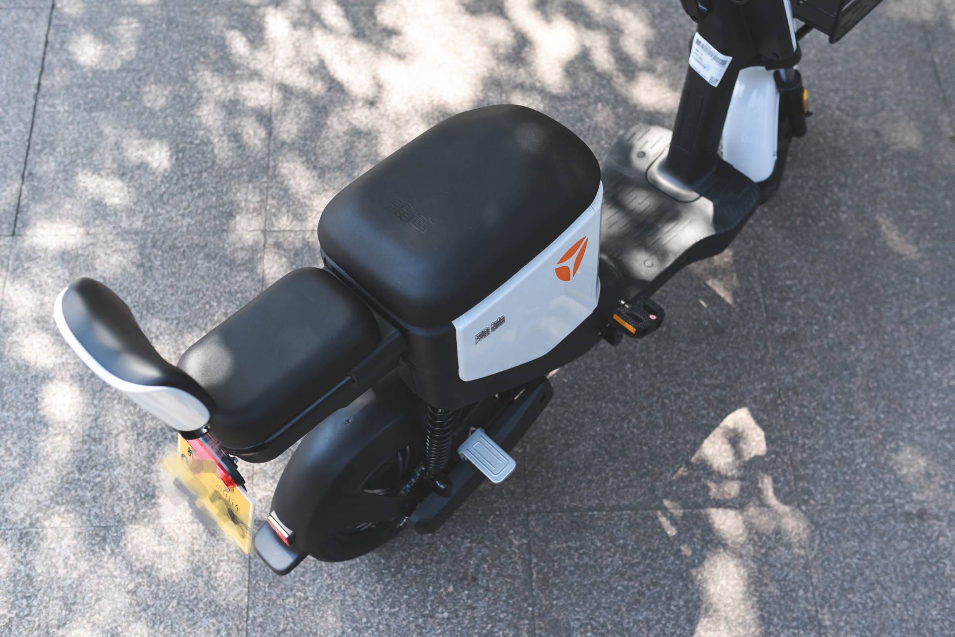 两千元价位最佳成绩单,雅迪欧逸48v15ah款:配置给足,价格真香-新浪汽