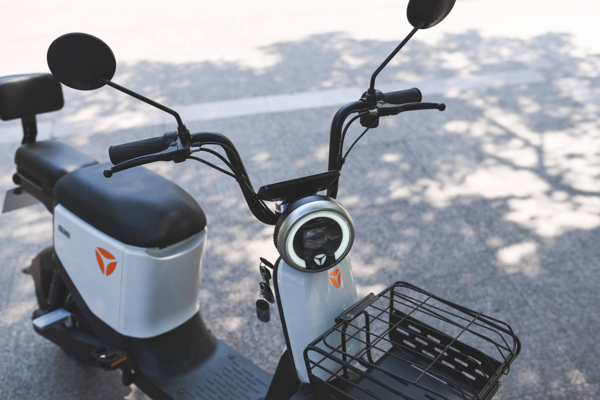 两千元价位最佳成绩单,雅迪欧逸48v15ah款:配置给足,价格真香-新浪汽