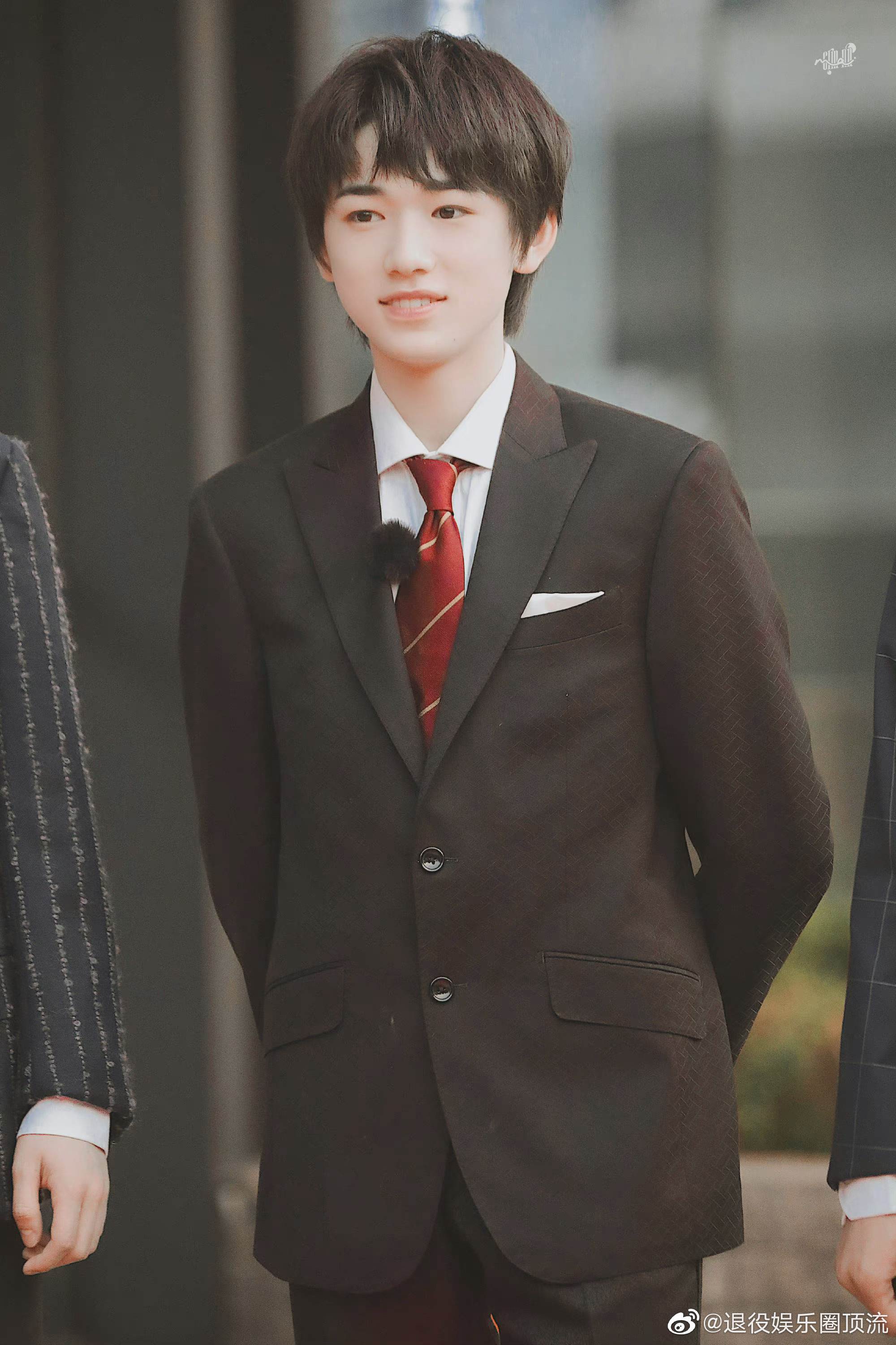 论宋亚轩和制服的适配度各种风格都能轻松驾驭咱就是说