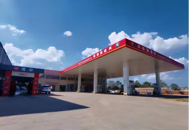 私人加油站不仅便宜还能免费洗车
