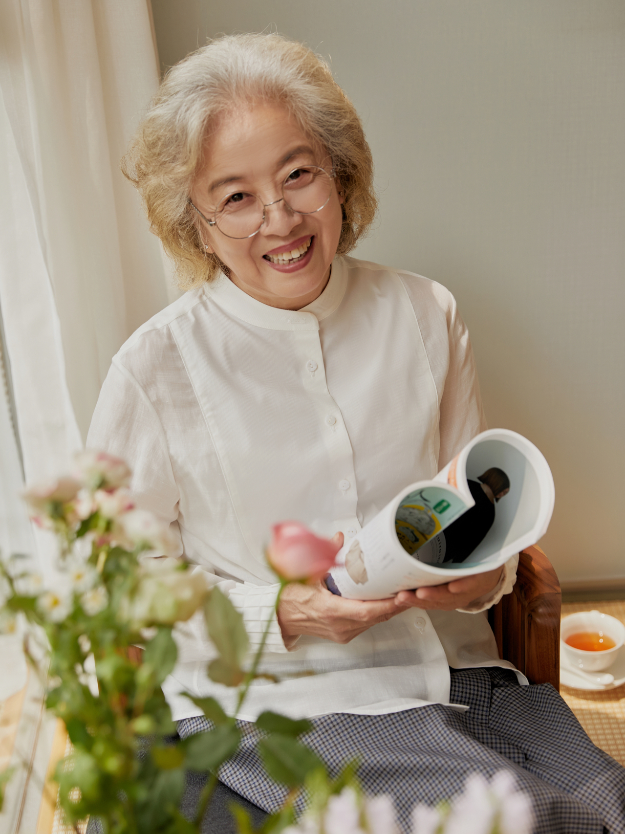 这才是普通奶奶辈该学的打扮优雅气质一头白发也体面