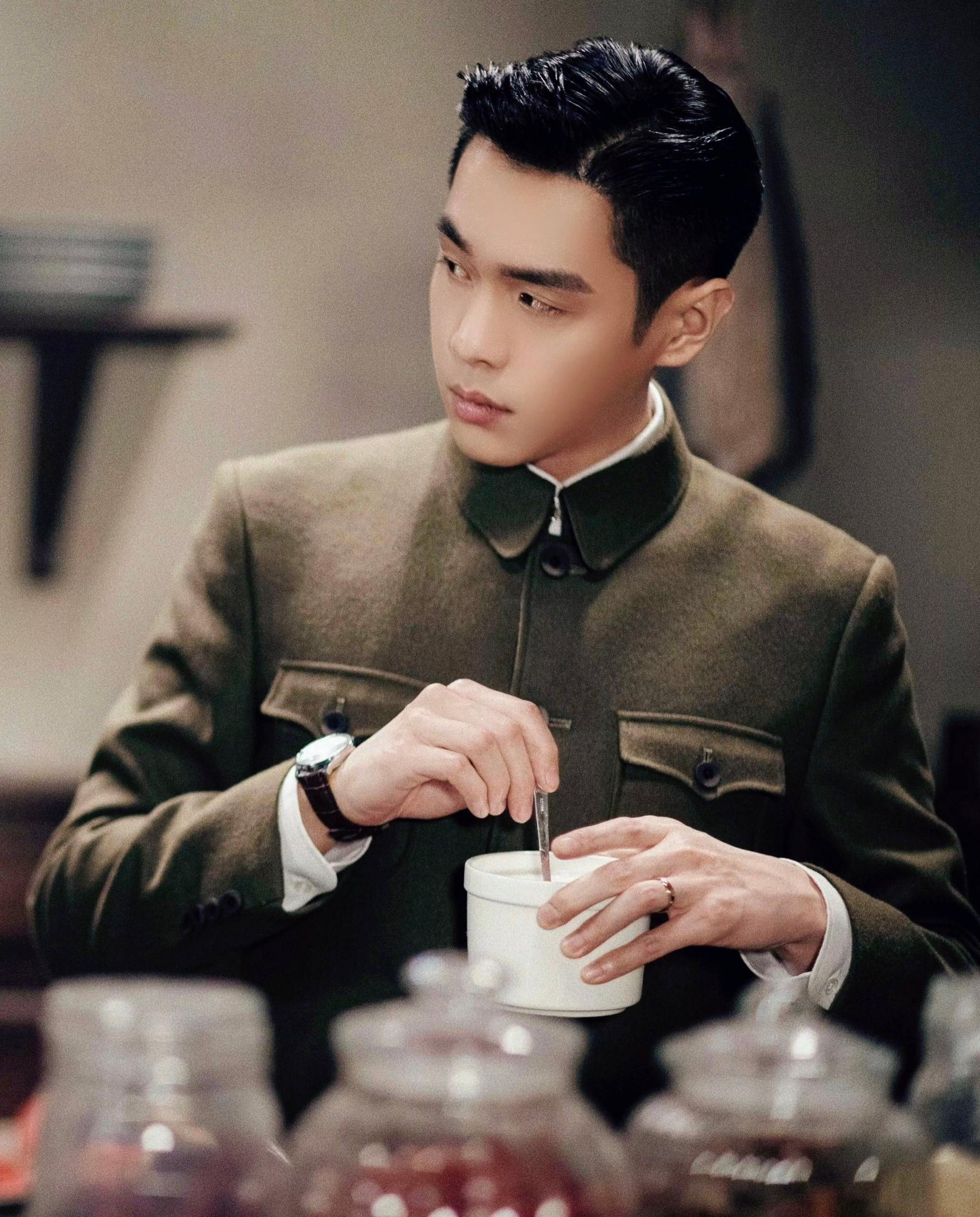 来自演员张若昀的仪式感又到一年惊蛰时想念惊蛰陈山