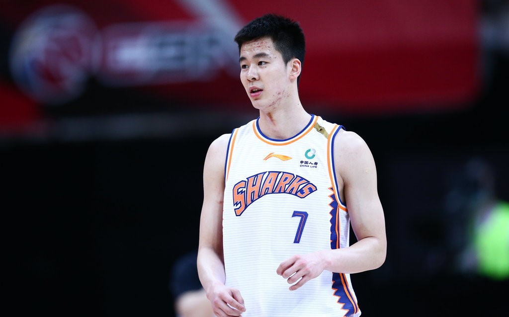 首位亮相cba的00后越级参赛最佳新人世青赛闪耀国际