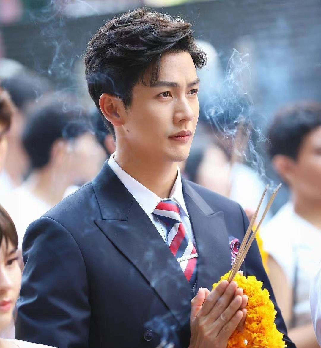 泰国版杉杉来吃空降开播又土又甜最上头