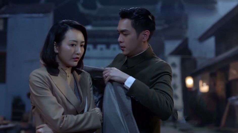 王鸥张若昀晒合照三年再度同框让我们梦回谍战深海之惊蛰