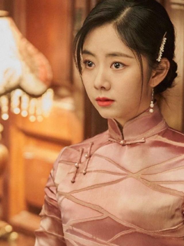 谭松韵穿旗袍上节目公主切造型又美又灵这哪像30岁的样子