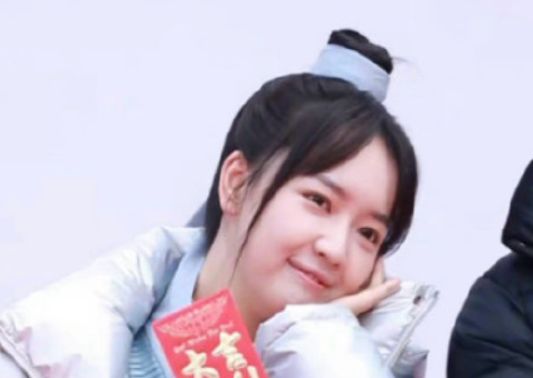 秦牛正威新剧开机,搭档男演员亮相,网友说怪不得叫《好汉饶命》休闲区蓝鸢梦想 - Www.slyday.coM 秦牛正威新剧开机,搭档男演员亮相,网友说怪不得叫《好汉饶命》休闲区蓝鸢梦想 - Www.slyday.coM