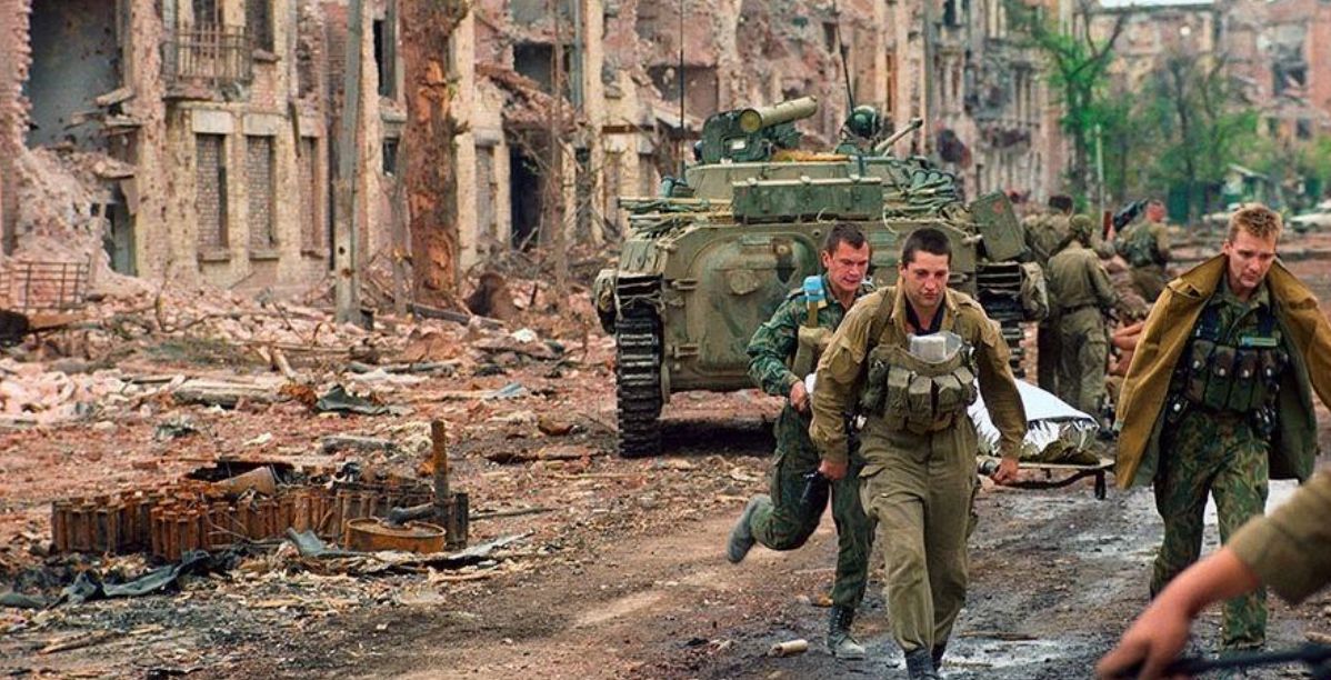 车臣战争有多残酷俄军阵亡8000换命20万车臣领袖再打要灭族