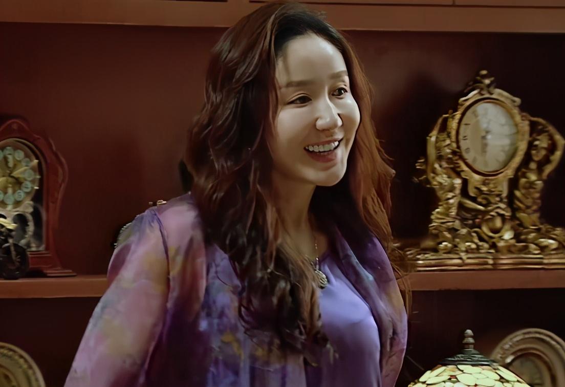 要知道,那时候的娄艺潇才32岁,正是花开的年纪.