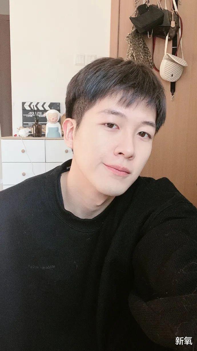 她被封狐狸眼天花板和抖音油王的cp也好甜