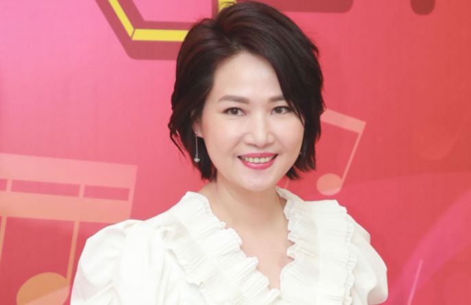 温兆伦前女友宣布全面复出哭诉曾被未婚夫背叛53岁单身没儿女