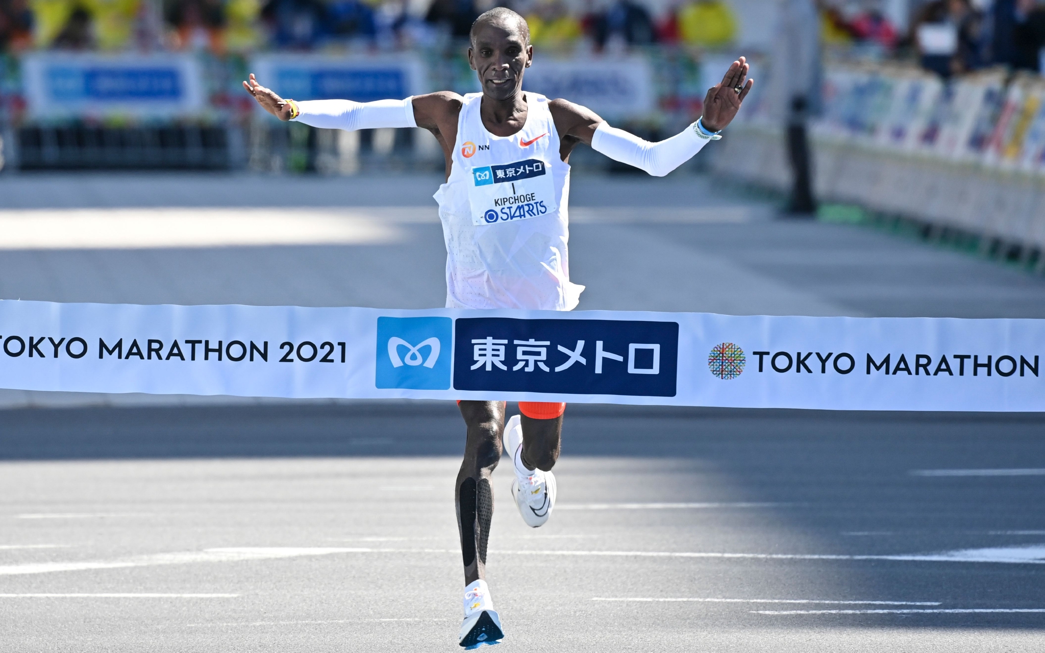 新华社发3月6日,东京马拉松落下大幕,两届奥运会冠军,马拉松世界纪录