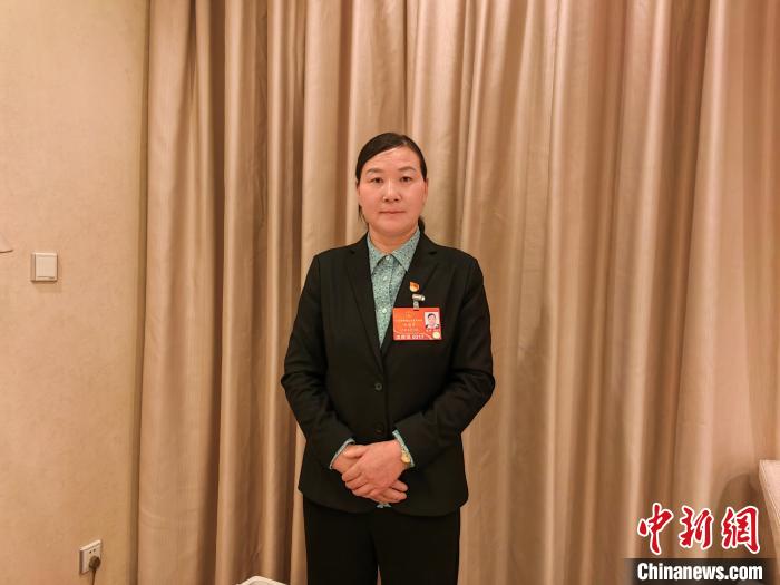 基层代表直言亟需补齐短板弱项中新社记者李爱平家乡变美后,李国
