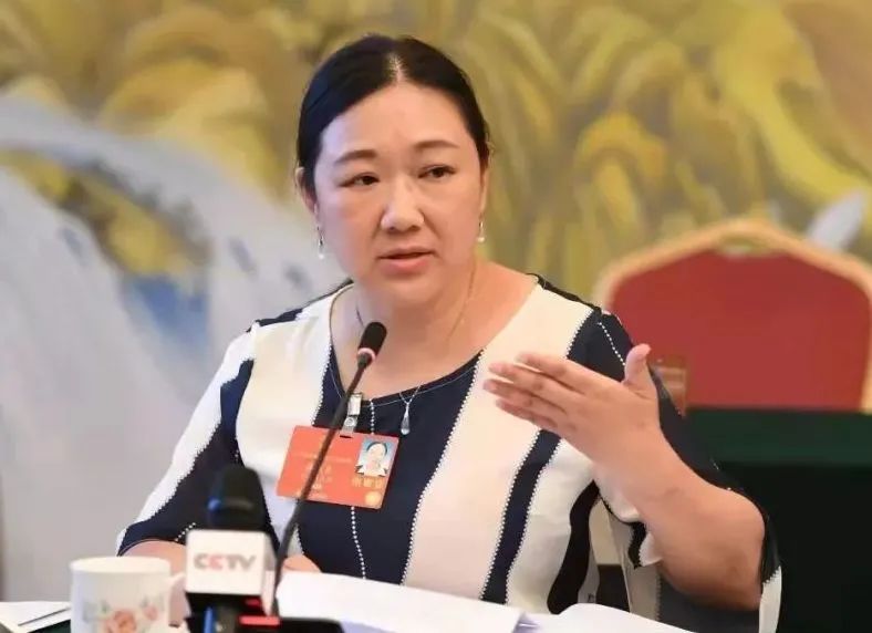 警惕女性产假延长可能带来的就业歧视！全国人大代表的建议冲上热搜！休闲区蓝鸢梦想 - Www.slyday.coM