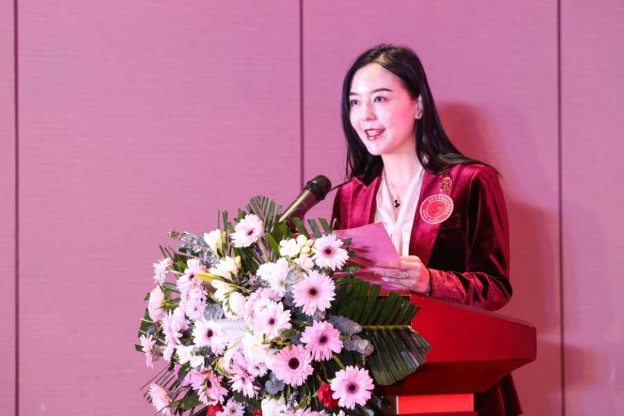 "百企助百童 为爱燃希望"济南百名女企业家一对