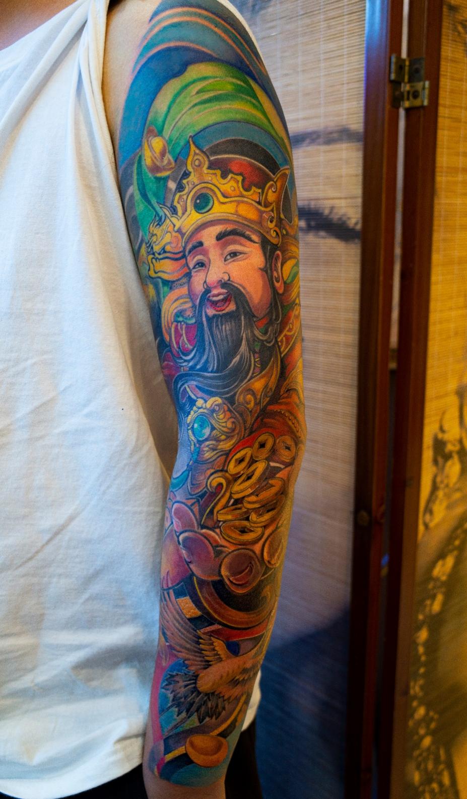 纹身艺术家辛露:中国传统文化传承人__财经头条