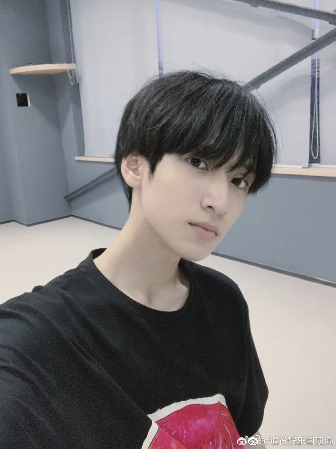 严浩翔自拍角度一览