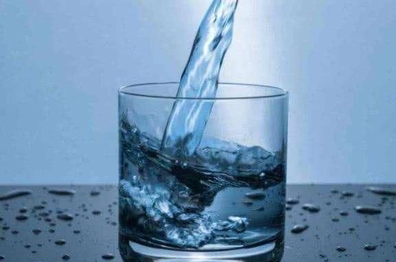 多喝水不如会喝水,3个时间点喝水更养生,但这2个时间点不能喝休闲区蓝鸢梦想 - Www.slyday.coM 多喝水不如会喝水,3个时间点喝水更养生,但这2个时间点不能喝休闲区蓝鸢梦想 - Www.slyday.coM