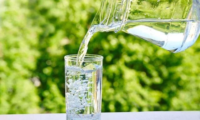 多喝水不如会喝水,3个时间点喝水更养生,但这2个时间点不能喝休闲区蓝鸢梦想 - Www.slyday.coM 多喝水不如会喝水,3个时间点喝水更养生,但这2个时间点不能喝休闲区蓝鸢梦想 - Www.slyday.coM