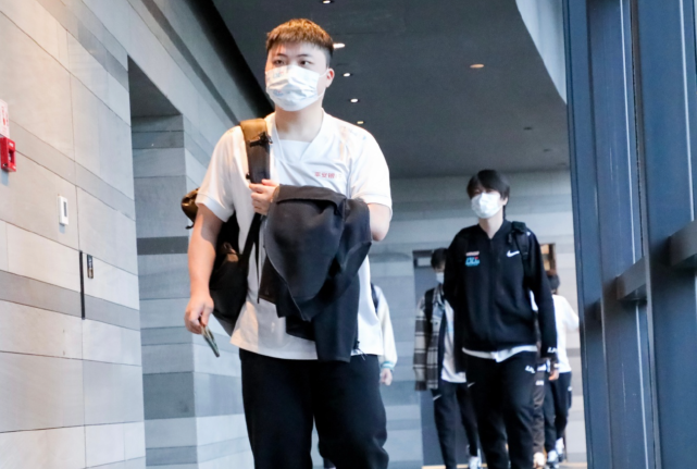 Doggo独自直播!Uzi随队打训练赛!或将在近日重返首发!休闲区蓝鸢梦想 - Www.slyday.coM Doggo独自直播!Uzi随队打训练赛!或将在近日重返首发!休闲区蓝鸢梦想 - Www.slyday.coM