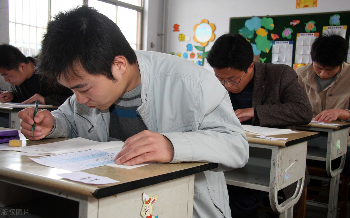 30岁以后考公务员有多难?考过的人才知道,一把辛酸泪休闲区蓝鸢梦想 - Www.slyday.coM 30岁以后考公务员有多难?考过的人才知道,一把辛酸泪休闲区蓝鸢梦想 - Www.slyday.coM