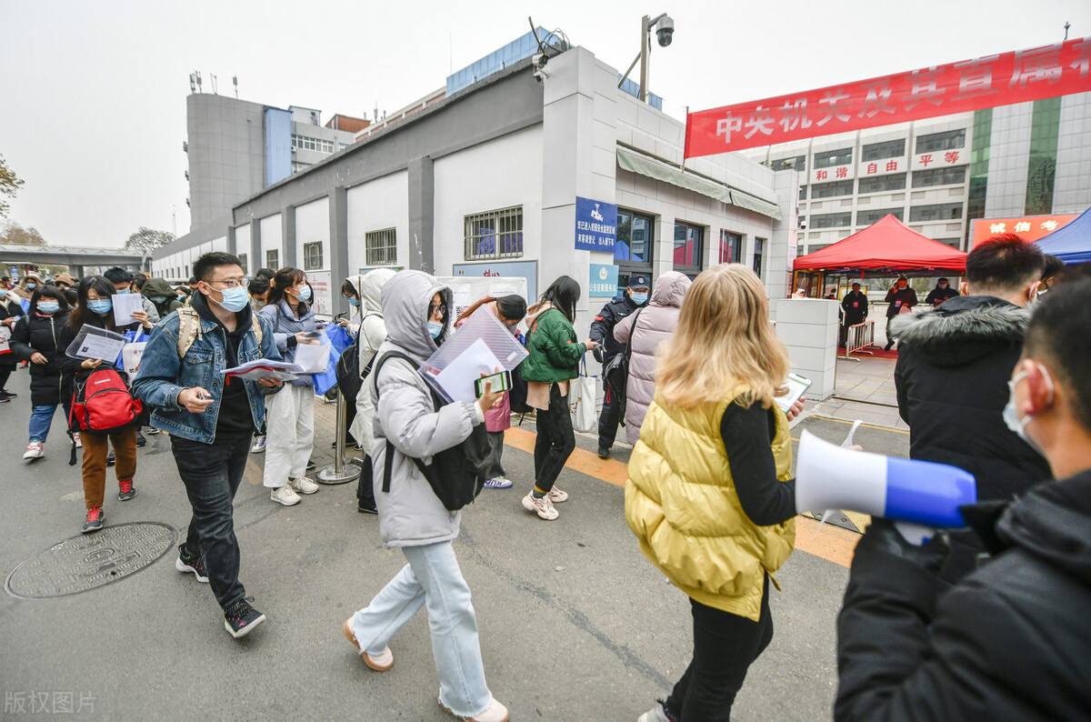 30岁以后考公务员有多难?考过的人才知道,一把辛酸泪休闲区蓝鸢梦想 - Www.slyday.coM 30岁以后考公务员有多难?考过的人才知道,一把辛酸泪休闲区蓝鸢梦想 - Www.slyday.coM