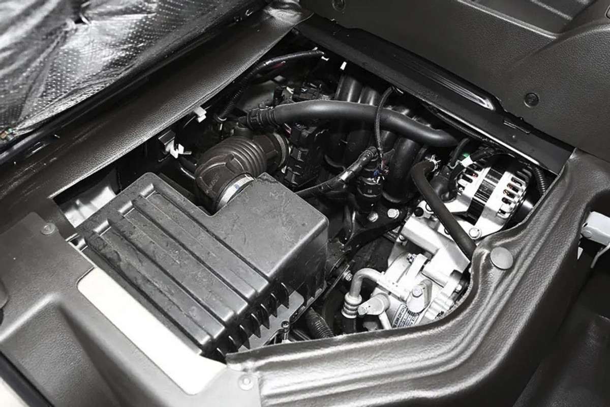 中置后驱带侧滑门能载人可拉货407万的五菱荣光值得买吗