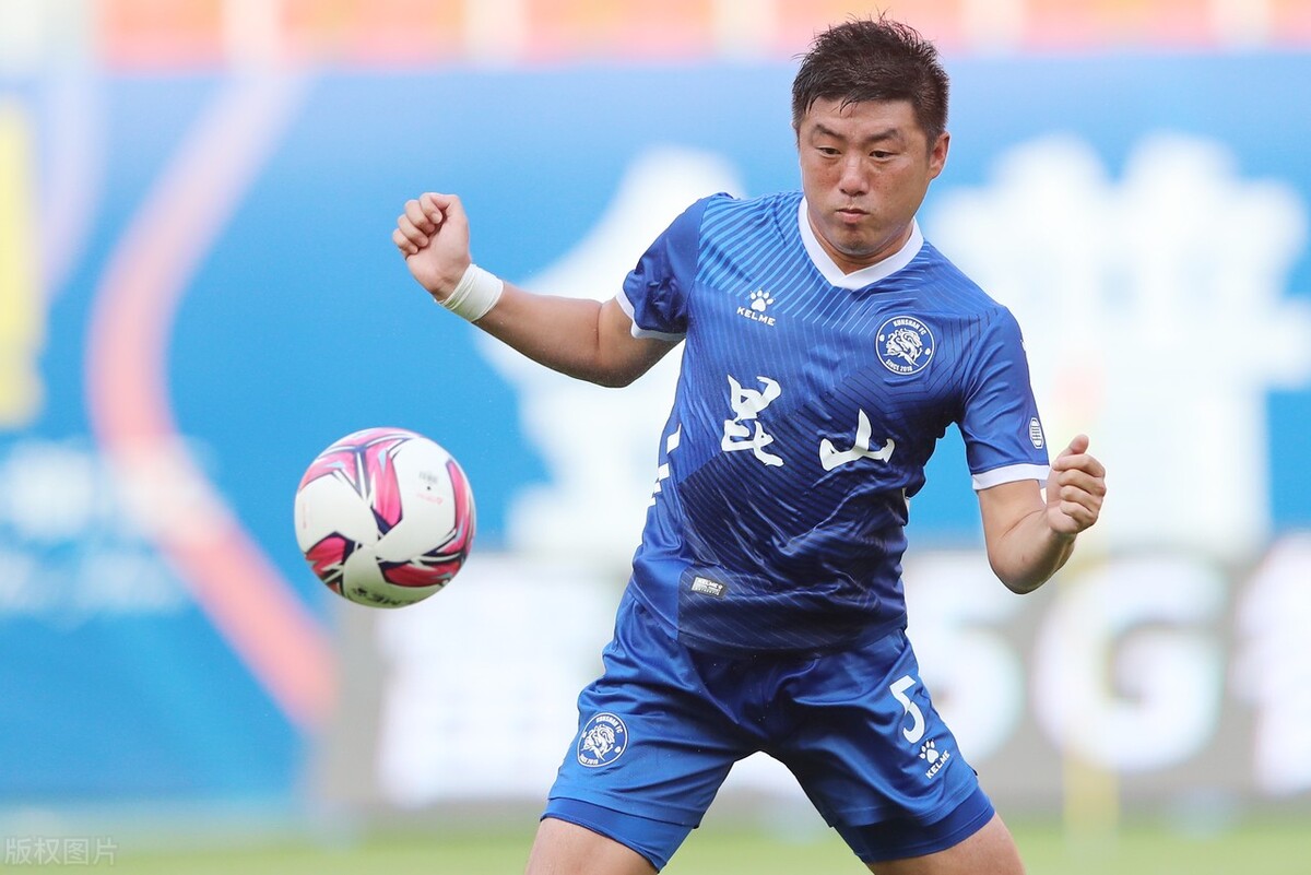 崔鹏重返球队任助教,周海滨韩鹏赴足校|韩鹏|周海