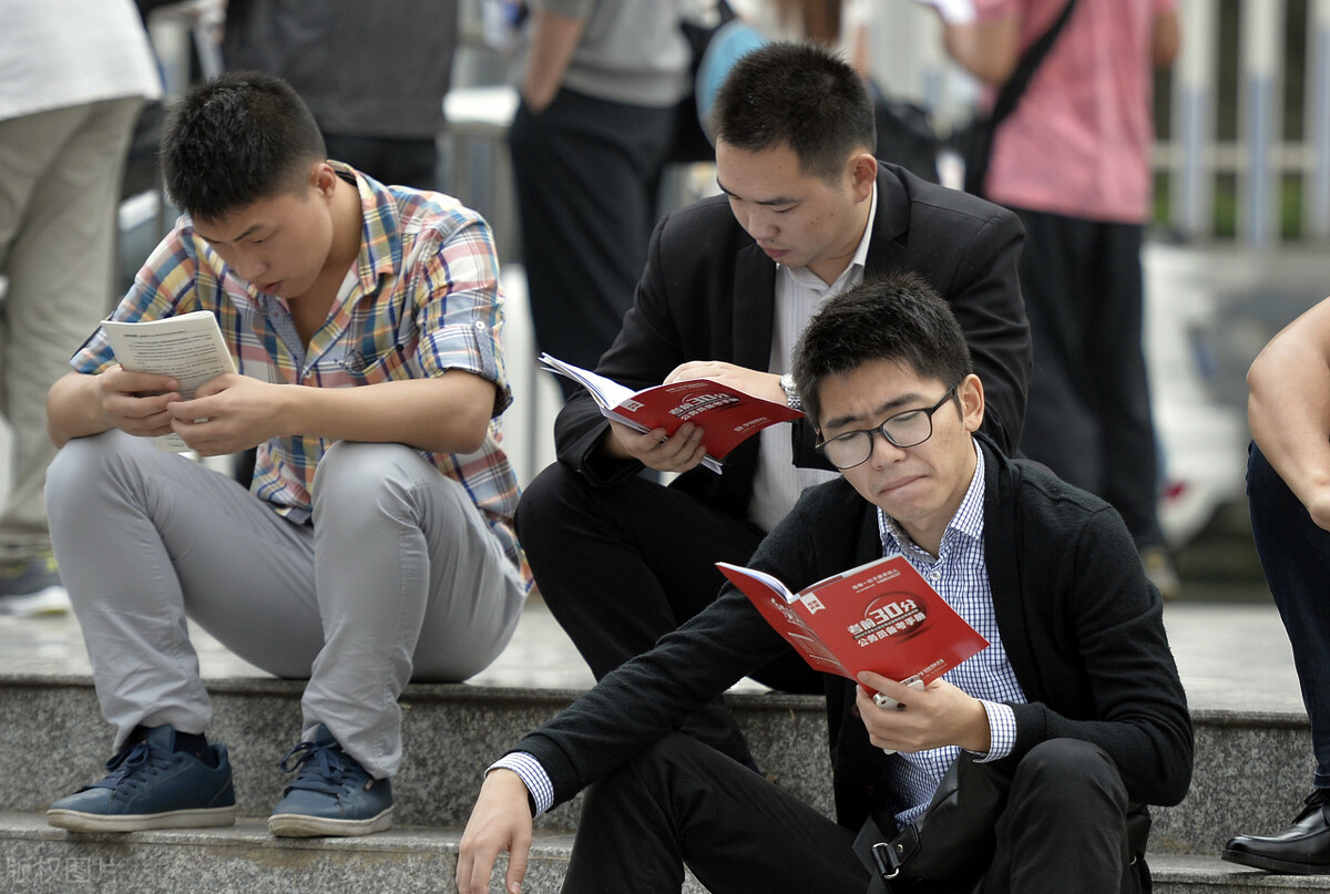 30岁以后考公务员有多难?考过的人才知道,一把辛酸泪休闲区蓝鸢梦想 - Www.slyday.coM 30岁以后考公务员有多难?考过的人才知道,一把辛酸泪休闲区蓝鸢梦想 - Www.slyday.coM