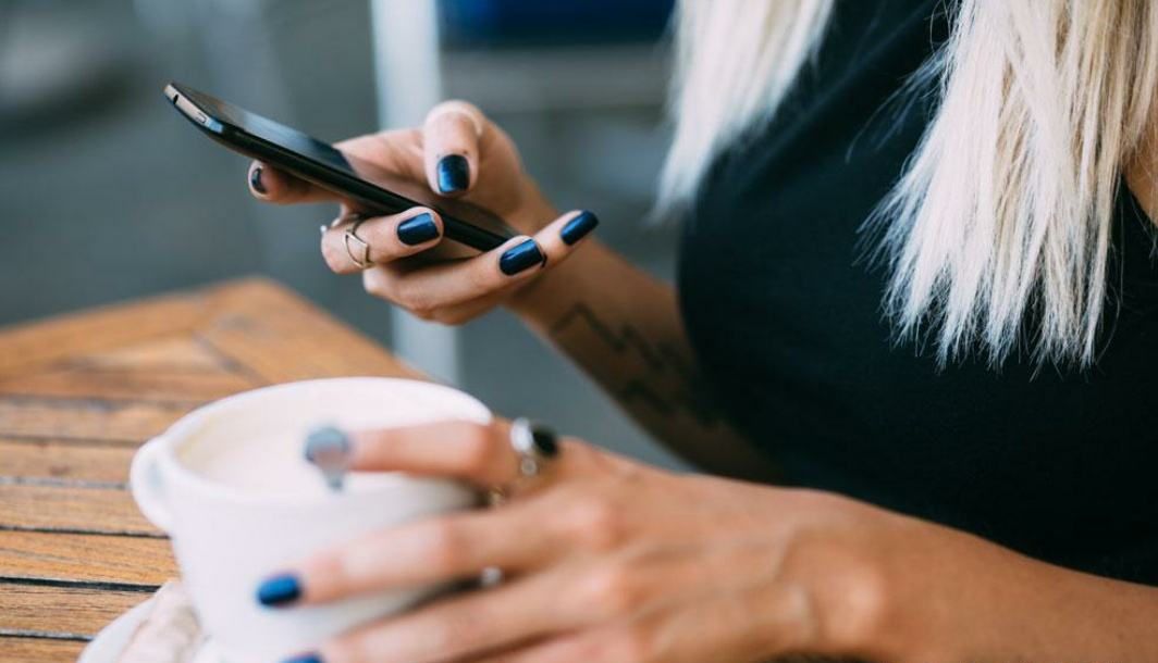 经常玩手机的你，有多久没有看书了呢？休闲区蓝鸢梦想 - Www.slyday.coM