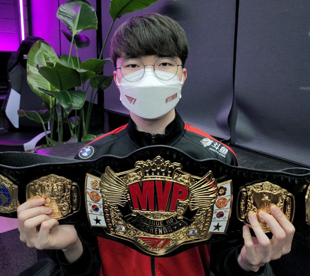 实力倒退七年t1豪取十四连胜追平队史最佳纪录faker王者归来