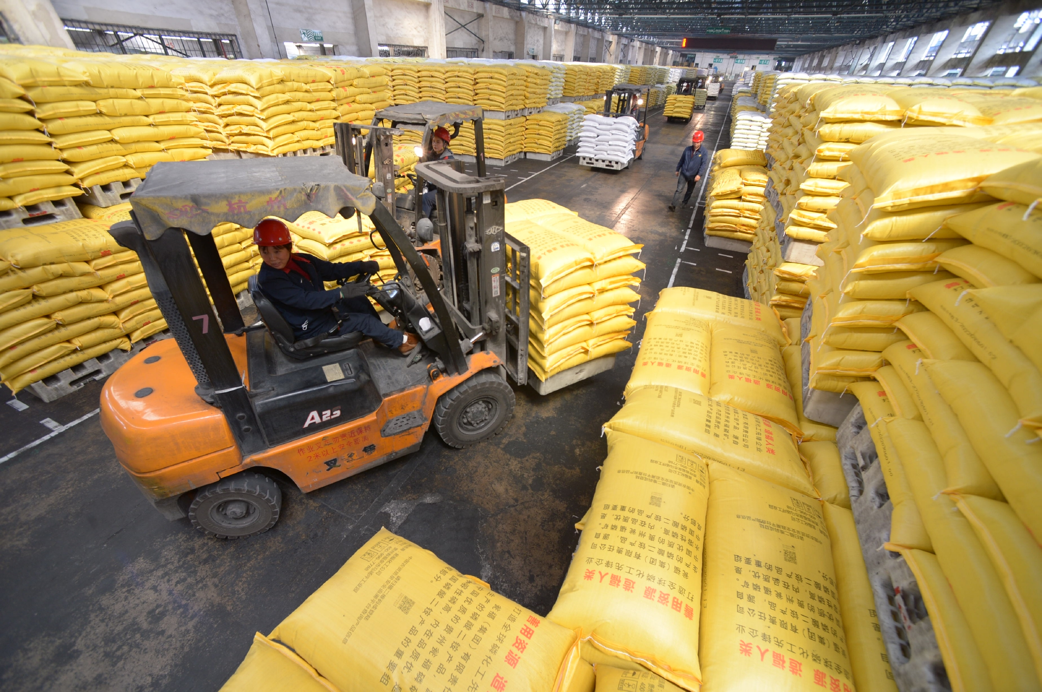 生产农肥保春耕|春耕|磷肥|磷复肥_新浪新闻