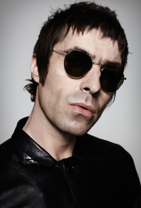 著名曼城死忠球迷——绿洲乐队(oasis)的主唱利亚姆-加拉格尔(liam