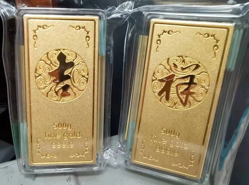 看涨情绪高亢!现货黄金突破2000美元!金条"一周一个价"|黄金_新浪财经