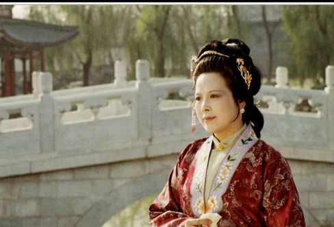 贾家败落后尊贵的王夫人再难翻身不受待见的邢夫人会重启人生