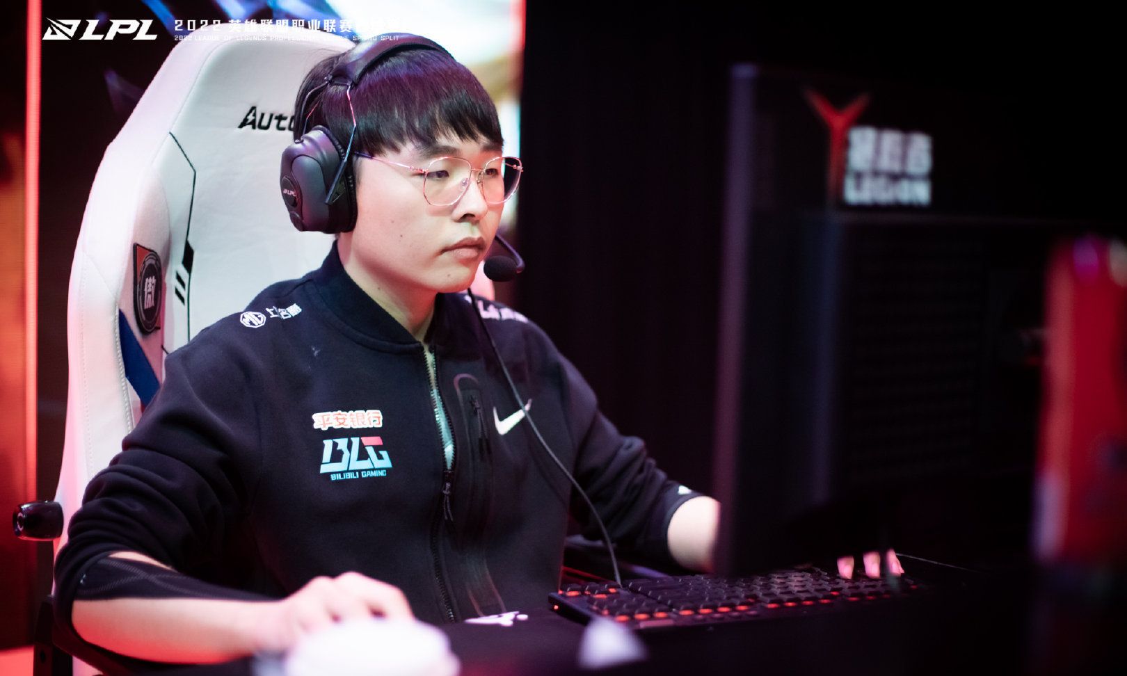 由于Uzi没有首发，Rookie将成为LPL新的击杀王，BLG应该负全责休闲区蓝鸢梦想 - Www.slyday.coM