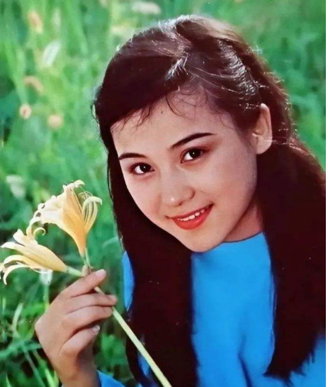 张莉的宝钗是硬演出来的看看原定候选人那才叫真正的珠圆玉润