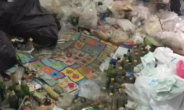 房子租给美女三年,退房时脏乱不堪,房东不退押金都还亏休闲区蓝鸢梦想 - Www.slyday.coM 房子租给美女三年,退房时脏乱不堪,房东不退押金都还亏休闲区蓝鸢梦想 - Www.slyday.coM