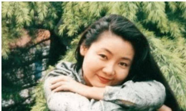 被初恋258元到手的她，因为太丑六年没戏可拍，现在国家一级演员休闲区蓝鸢梦想 - Www.slyday.coM