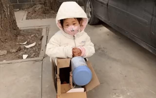 河北一萌娃宁愿捡废品也不愿上幼儿园,妈妈一招制服:还是太年轻休闲区蓝鸢梦想 - Www.slyday.coM 河北一萌娃宁愿捡废品也不愿上幼儿园,妈妈一招制服:还是太年轻休闲区蓝鸢梦想 - Www.slyday.coM