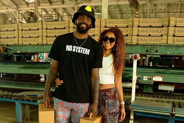 画风突变欧文晒合影示爱女友没什么比和你一起度过人生更美好