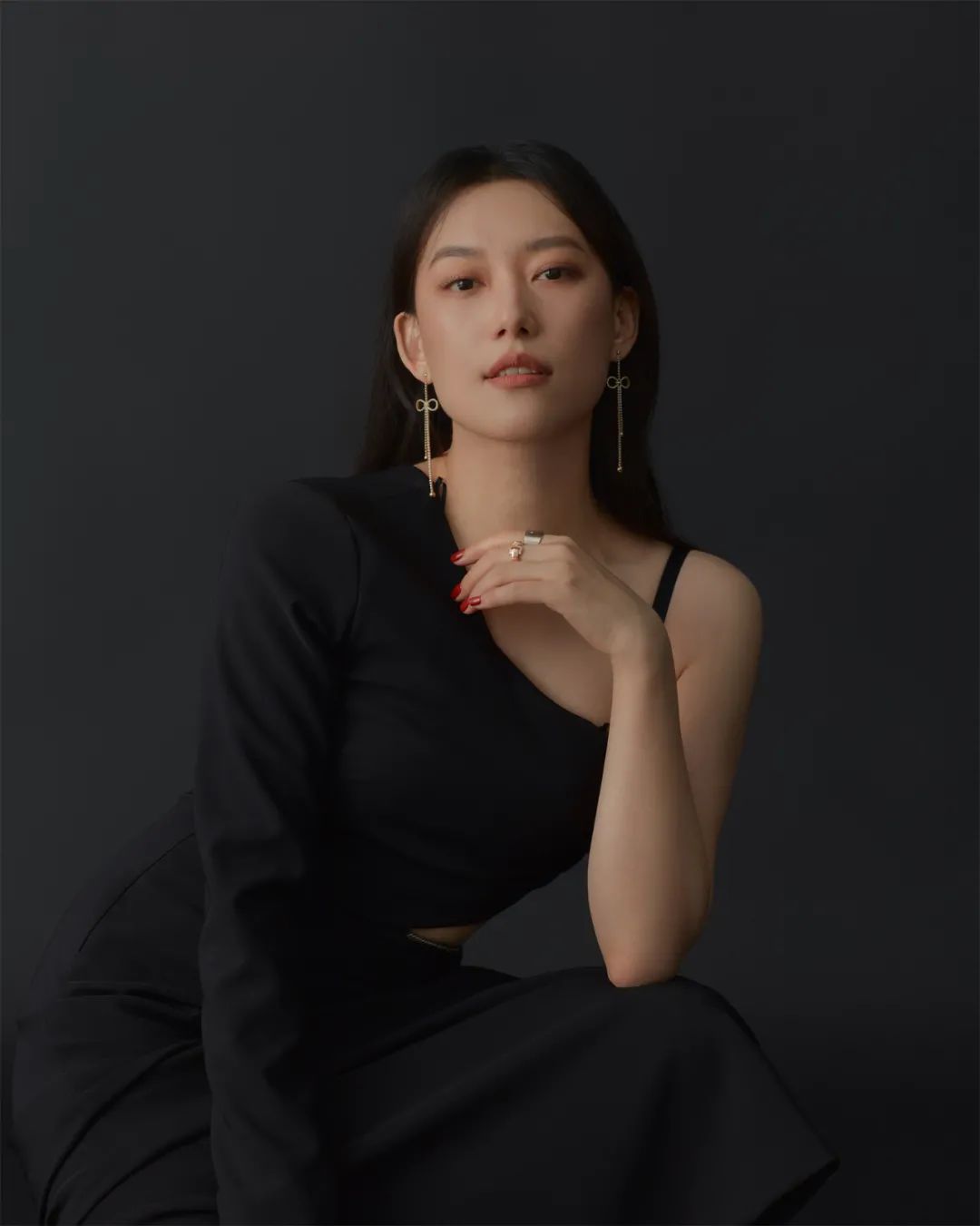 专访l"善变"高晶:热爱表演和唱歌,追求艺术从心出发