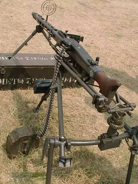 步兵收割者,mg42通用机枪不愧是最出色的世界知名武器之一!__财经头条