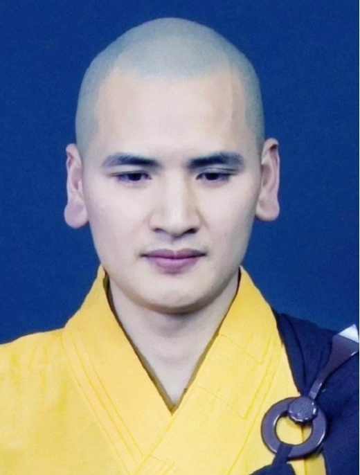 释明心一心向佛女子多次开法拉利求交往堪称和尚界的靓仔