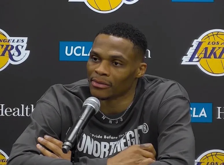 威少妻子表示她和她的家人收到了球迷的死亡威胁……休闲区蓝鸢梦想 - Www.slyday.coM