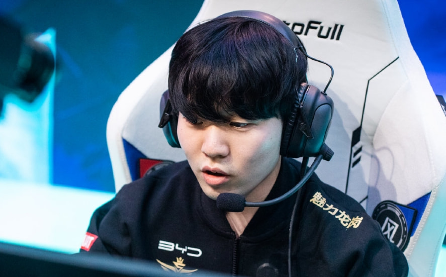 Uzi再不上场第一就没啦!Rookie一项数据即将登顶休闲区蓝鸢梦想 - Www.slyday.coM Uzi再不上场第一就没啦!Rookie一项数据即将登顶休闲区蓝鸢梦想 - Www.slyday.coM