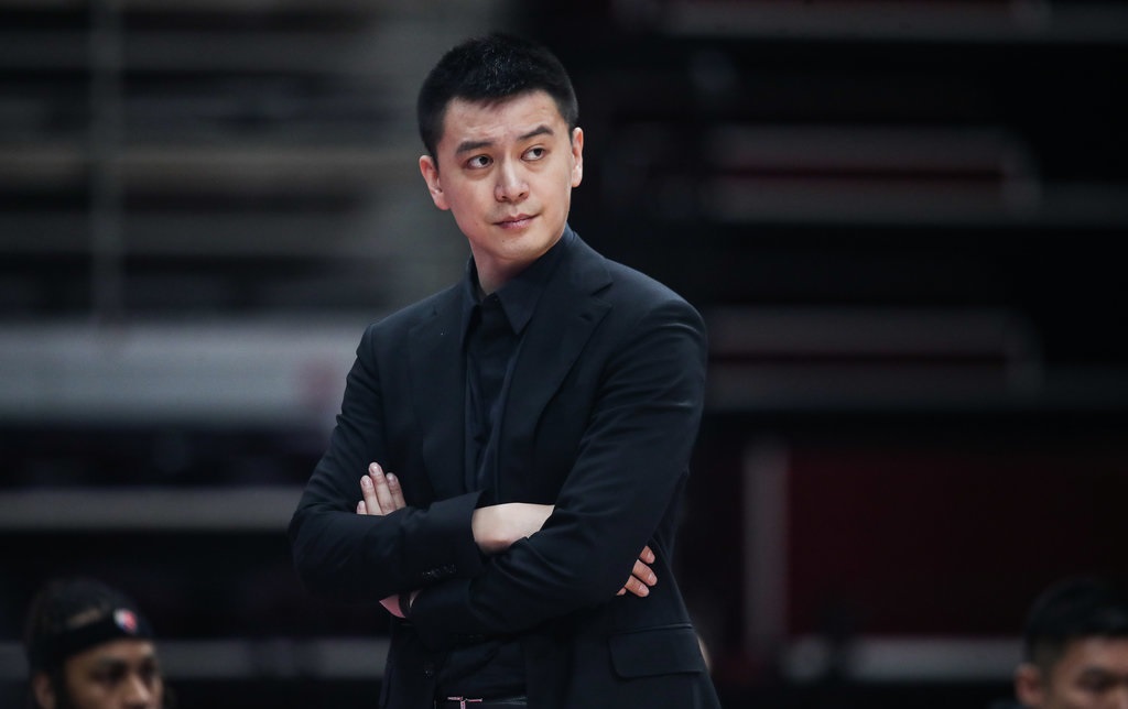 重罚辽宁男篮主帅杨鸣情绪失控愤怒咆哮裁判或遭篮协顶格处罚